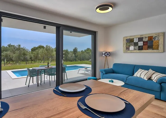 Little Mo فيلة Ližnjan